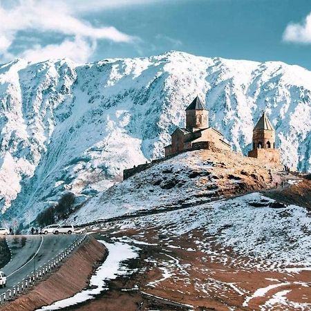 Golden Star Kazbegi Hotel Kültér fotó