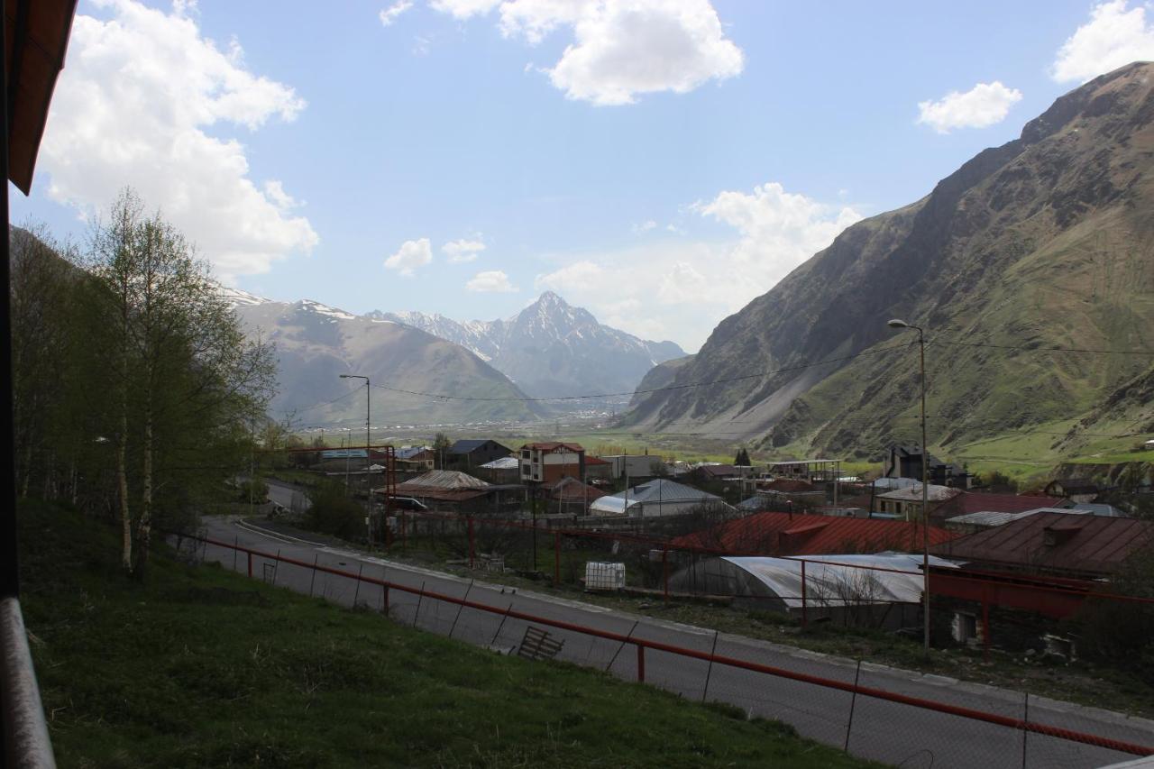 Golden Star Kazbegi Hotel Kültér fotó