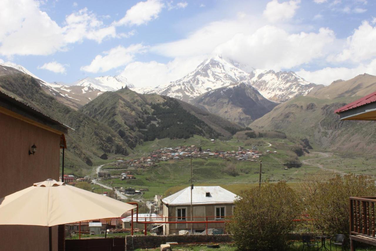 Golden Star Kazbegi Hotel Kültér fotó