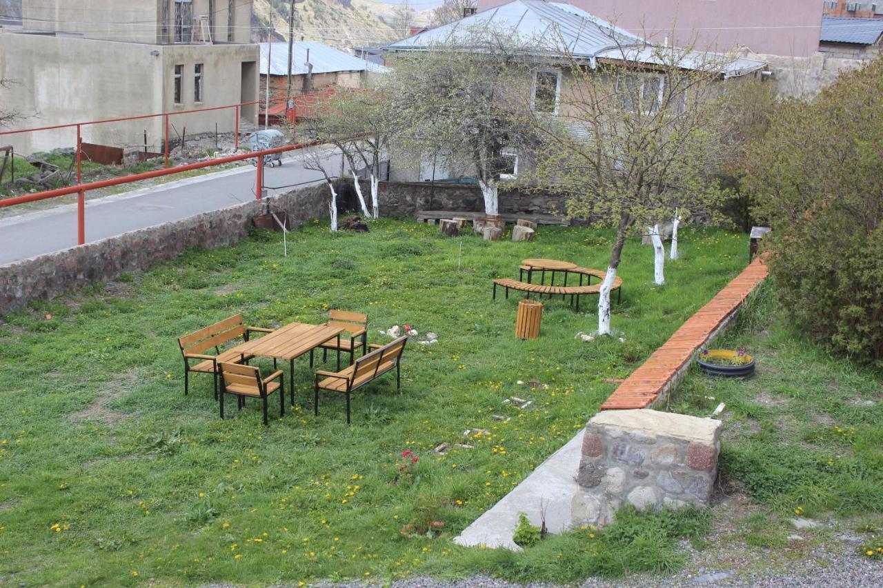 Golden Star Kazbegi Hotel Kültér fotó
