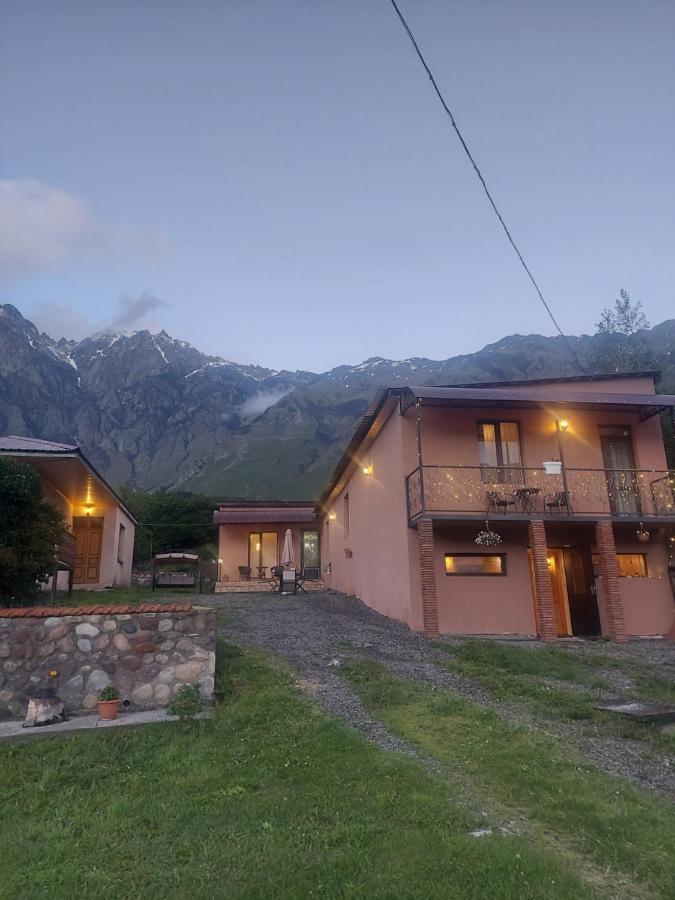 Golden Star Kazbegi Hotel Kültér fotó