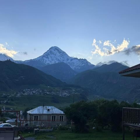 Golden Star Kazbegi Hotel Kültér fotó